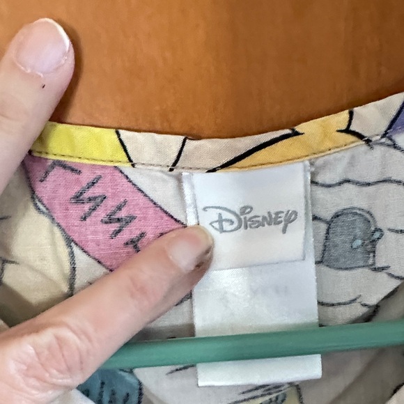 Disney Winnie the Pooh Scrub Top- XS - Picture 2 of 6